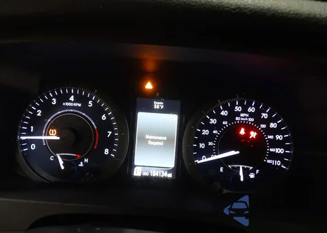 2015 Toyota Sienna Xle 7 Passenger z USA, uszkodzony, nr VIN 5TDDK3DC3FS122245